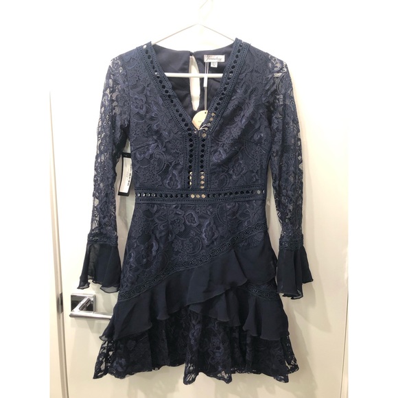 Lace dress - Picture 1 of 6